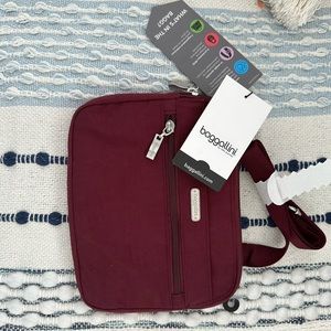 Baggallini Double Zip Medium Cross Body, Adjustable Straps, New with Tags!